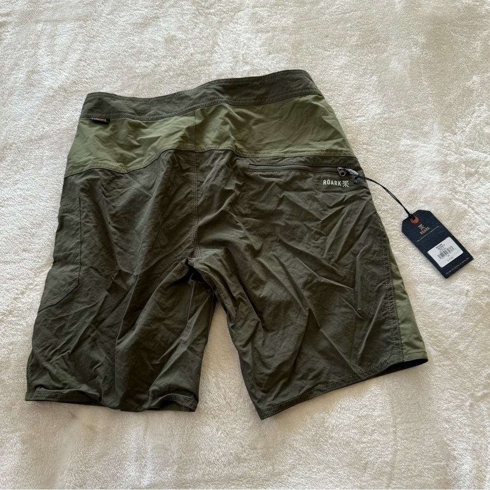 NWT Roark Boatman 19 Shorts in Military - Picture 2 of 4
